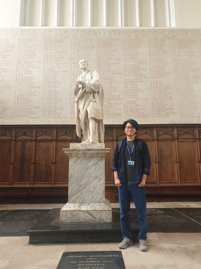 Newton statue at the University